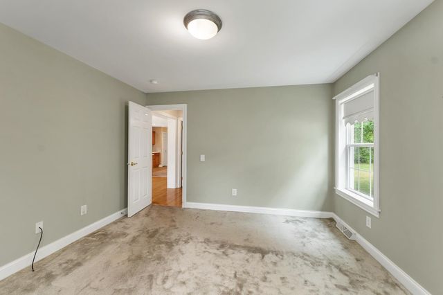 57 Sagewood Circle, Hooksett, NH 03106