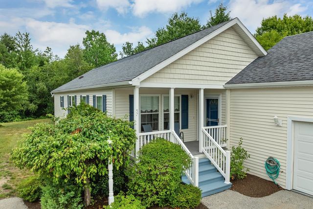 57 Sagewood Circle, Hooksett, NH 03106