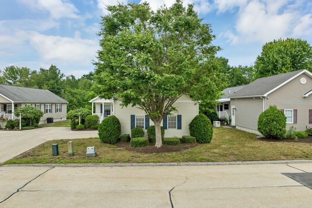 57 Sagewood Circle, Hooksett, NH 03106