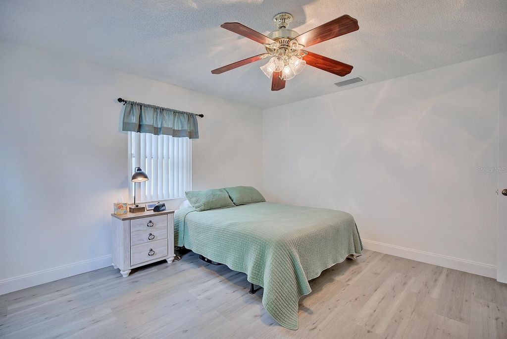 Image 15 of property listing at 206 ARIANA PLACE, Auburndale, FL 33823