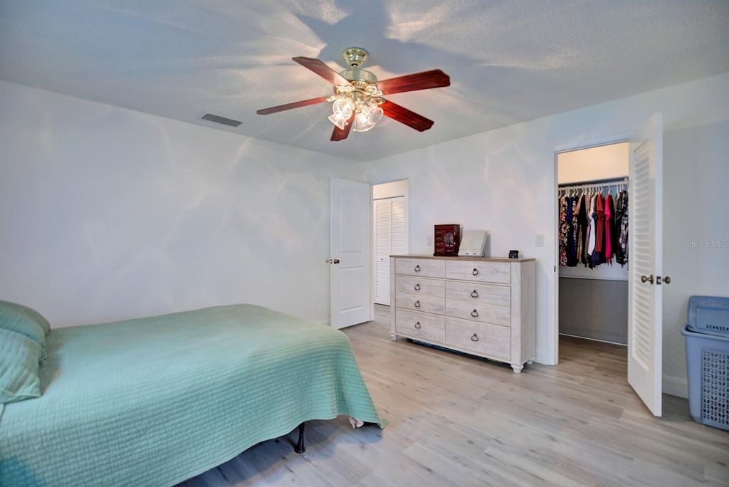 Image 16 of property listing at 206 ARIANA PLACE, Auburndale, FL 33823