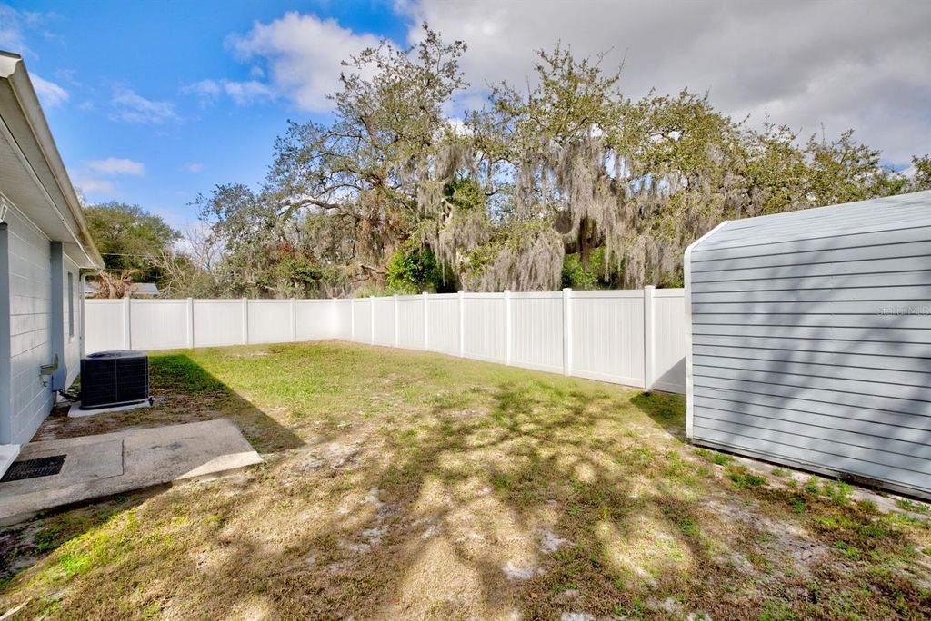 Image 22 of property listing at 206 ARIANA PLACE, Auburndale, FL 33823