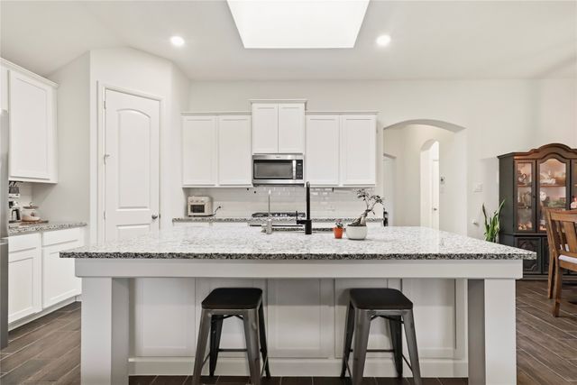 6152 Cobbetts Pond Lane, Fort Worth, TX 76179