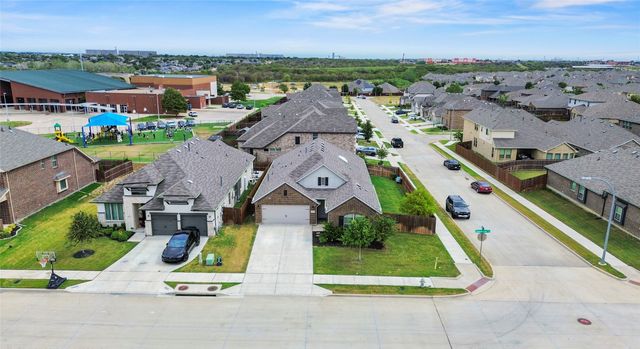 6152 Cobbetts Pond Lane, Fort Worth, TX 76179