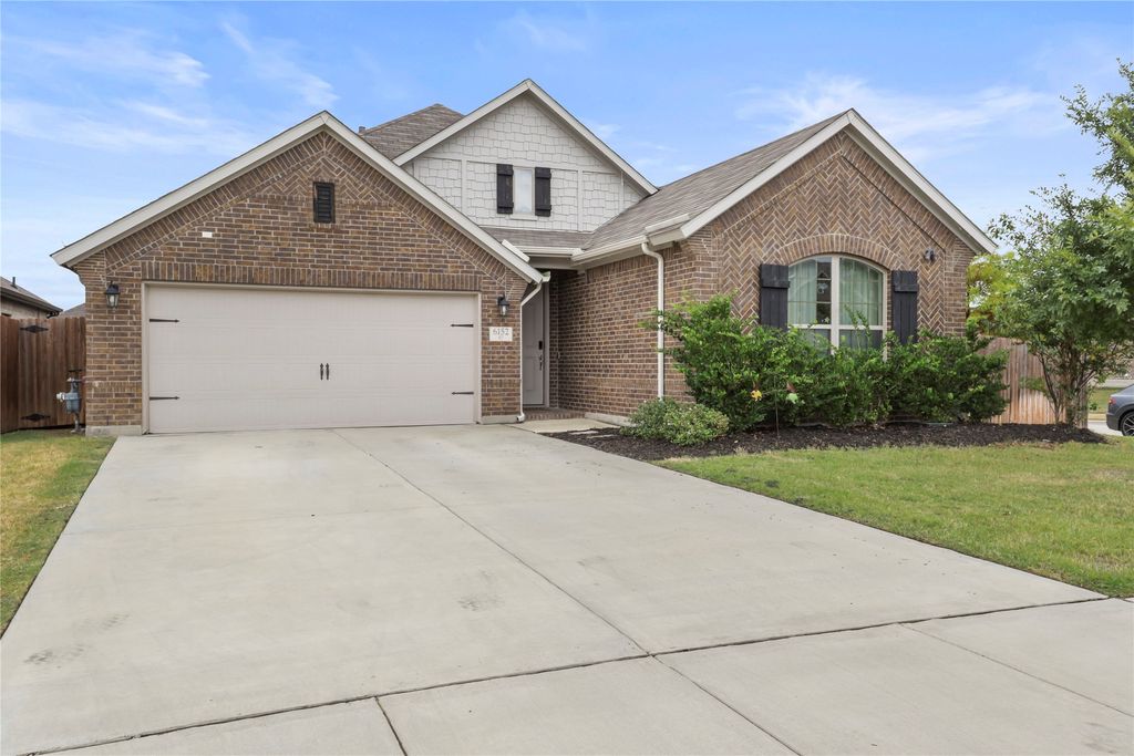 6152 Cobbetts Pond Lane, Fort Worth, TX 76179