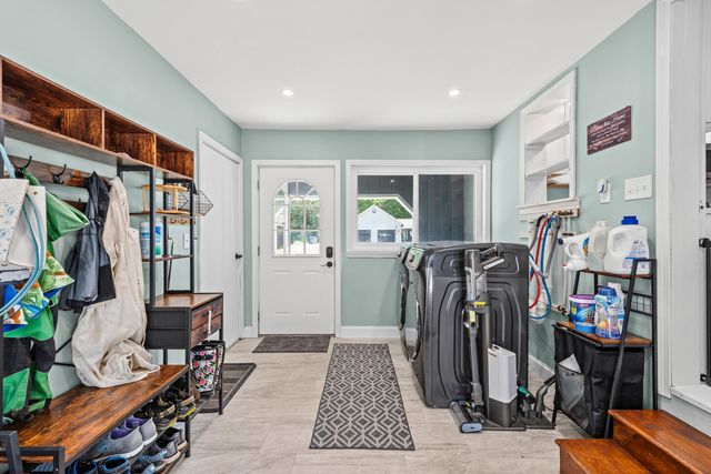 1 Wallace Drive, Merrimack, NH 03054