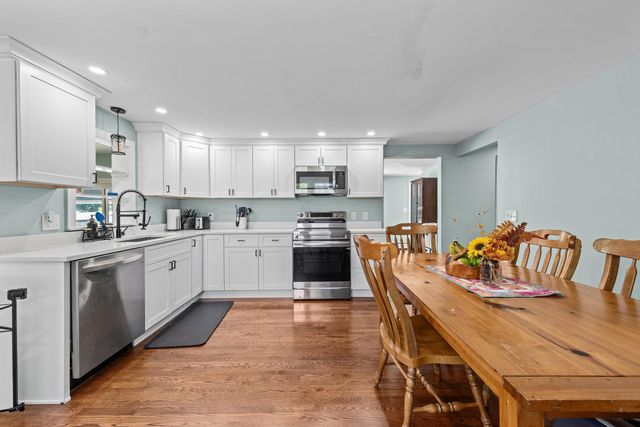 1 Wallace Drive, Merrimack, NH 03054