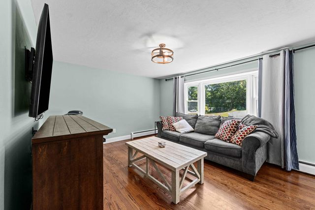 1 Wallace Drive, Merrimack, NH 03054