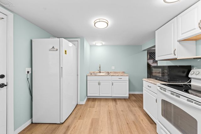 1 Wallace Drive, Merrimack, NH 03054