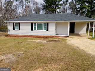 624 Thompson Road, Swainsboro, GA 30401