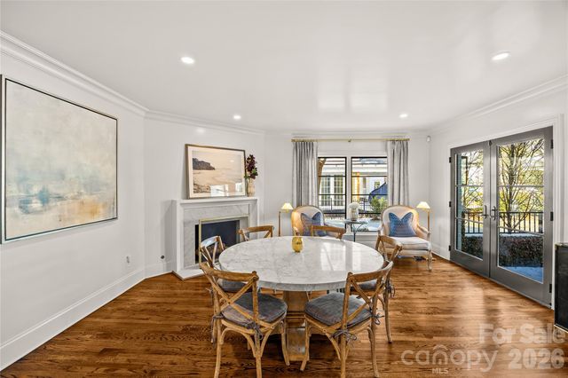 1935 Queens Road W, Charlotte, NC 28207