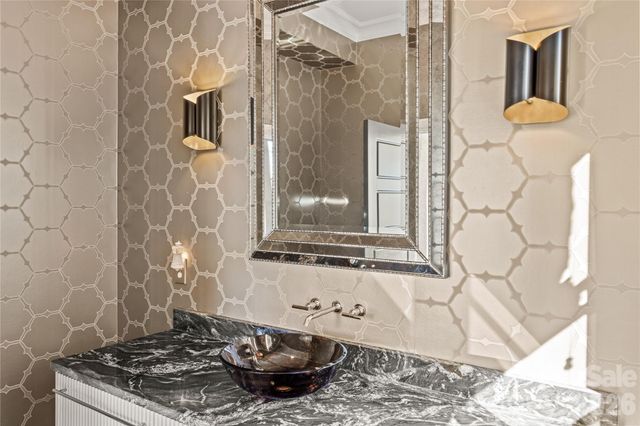 1935 Queens Road W, Charlotte, NC 28207