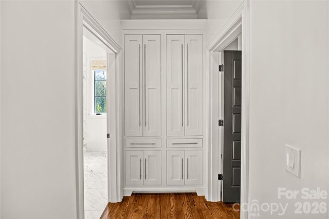 1935 Queens Road W, Charlotte, NC 28207