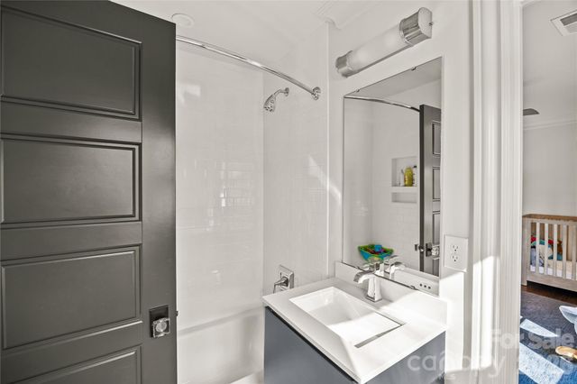 1935 Queens Road W, Charlotte, NC 28207