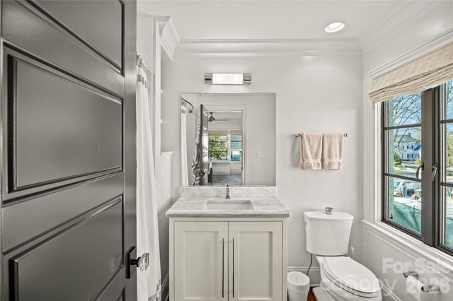 1935 Queens Road W, Charlotte, NC 28207