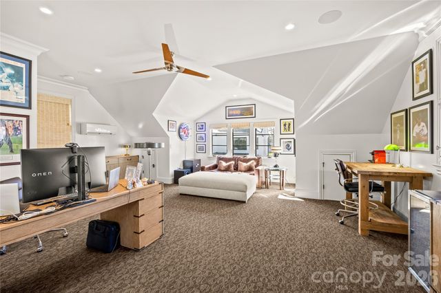 1935 Queens Road W, Charlotte, NC 28207