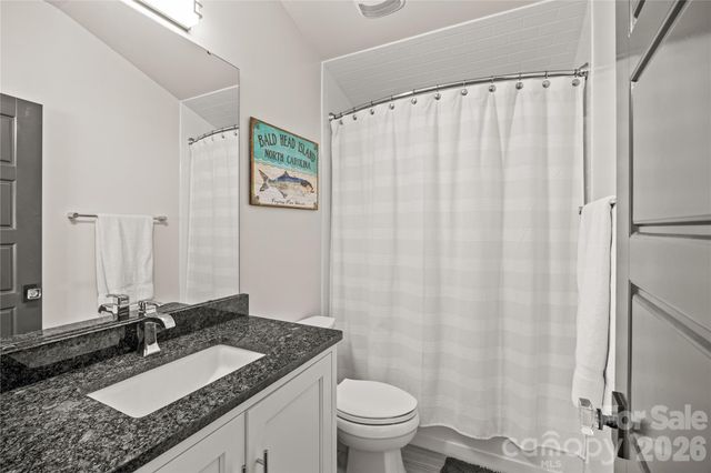 1935 Queens Road W, Charlotte, NC 28207