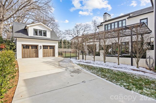 1935 Queens Road W, Charlotte, NC 28207