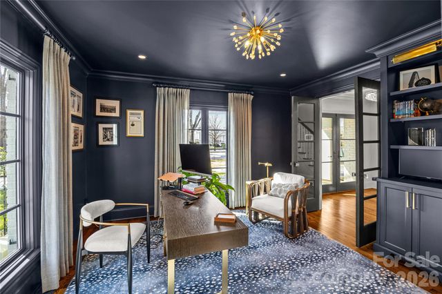 1935 Queens Road W, Charlotte, NC 28207