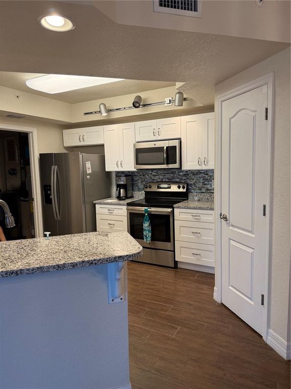 Image 13 of property listing at 5300 SOUTH ATLANTIC AVENUE 19406, New Smyrna Beach, FL 32169