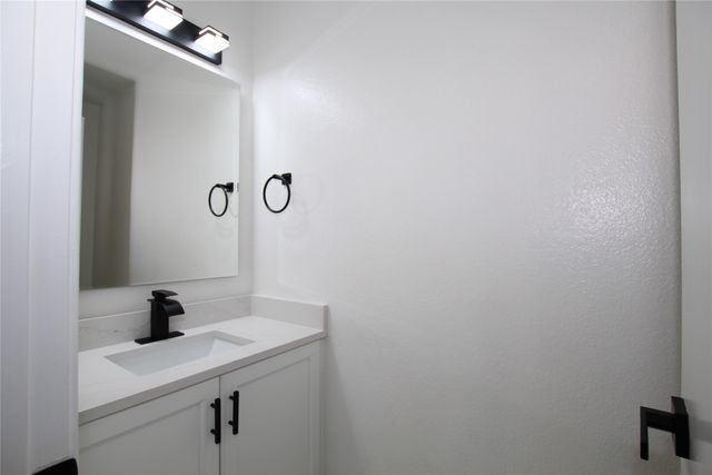 2910 Tanglewood Drive, Lancaster, TX 75134