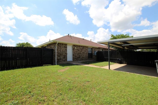 2910 Tanglewood Drive, Lancaster, TX 75134