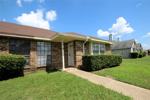 2910 Tanglewood Drive, Lancaster, TX 75134