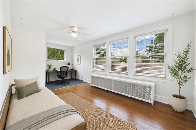 5873 N Forest Glen Avenue, Chicago, IL 60646