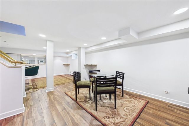 5873 N Forest Glen Avenue, Chicago, IL 60646