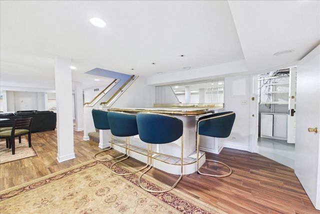 5873 N Forest Glen Avenue, Chicago, IL 60646