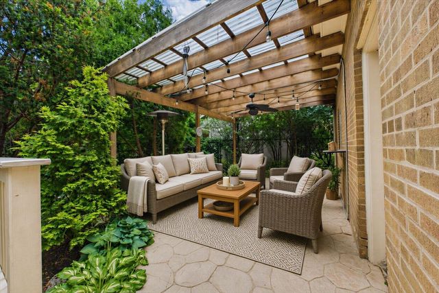 5873 N Forest Glen Avenue, Chicago, IL 60646