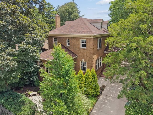5873 N Forest Glen Avenue, Chicago, IL 60646