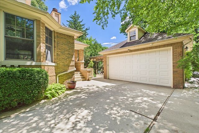 5873 N Forest Glen Avenue, Chicago, IL 60646