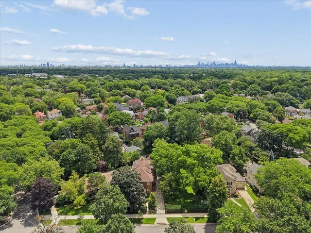 5873 N Forest Glen Avenue, Chicago, IL 60646