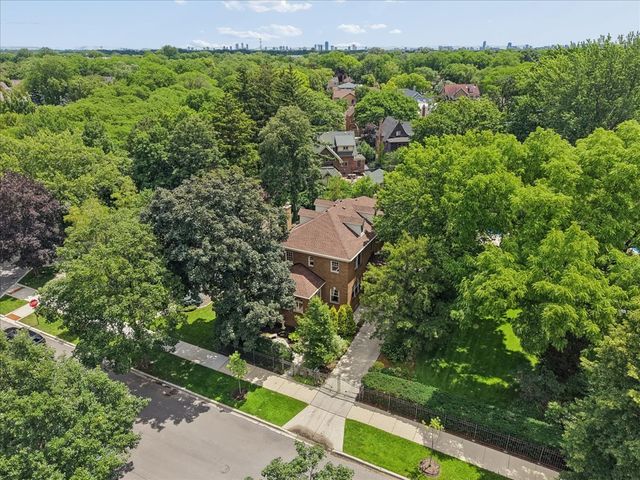5873 N Forest Glen Avenue, Chicago, IL 60646