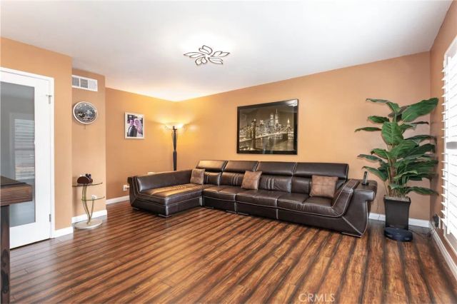 20925 Almazan Road, Woodland Hills, CA 91364