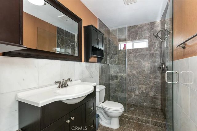 20925 Almazan Road, Woodland Hills, CA 91364