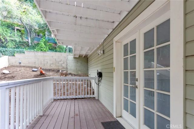 20925 Almazan Road, Woodland Hills, CA 91364
