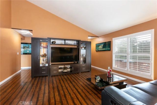 20925 Almazan Road, Woodland Hills, CA 91364