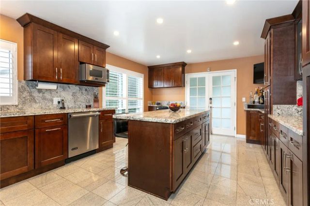 20925 Almazan Road, Woodland Hills, CA 91364