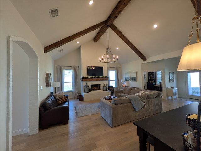 816 E JOCKEY, Willow Park, TX 76087