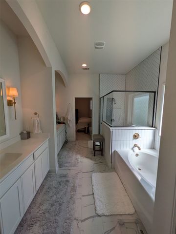 816 E JOCKEY, Willow Park, TX 76087