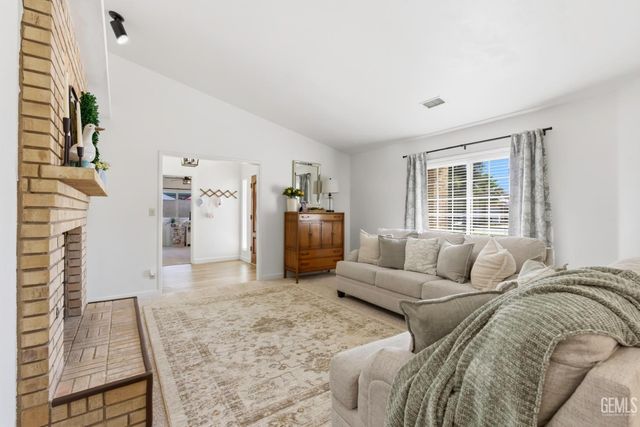7009 Etter Street, Bakersfield, CA 93308
