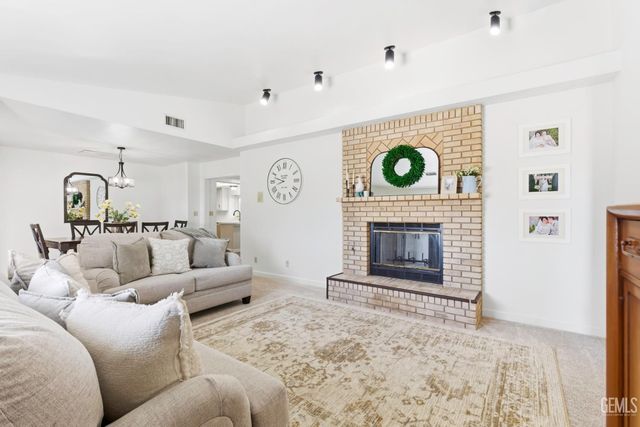 7009 Etter Street, Bakersfield, CA 93308