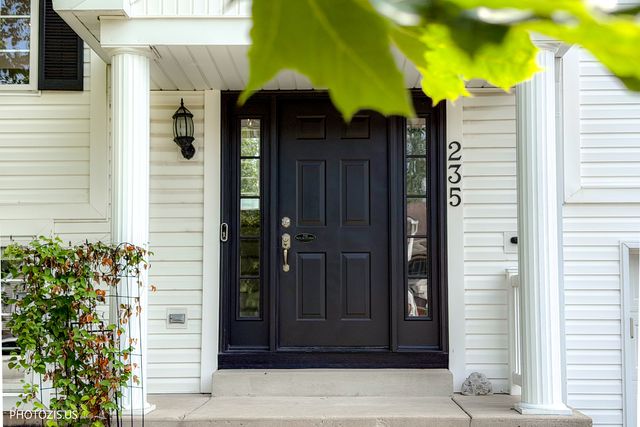 235 Aberdeen Drive, Algonquin, IL 60102