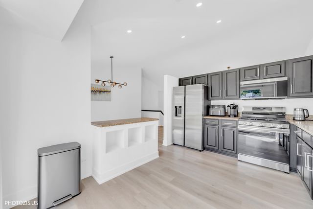 235 Aberdeen Drive, Algonquin, IL 60102