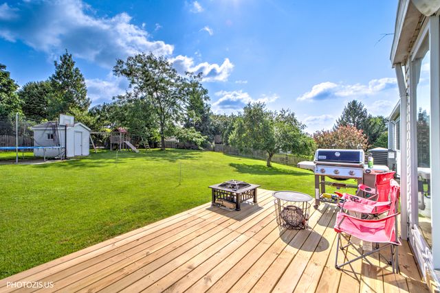 235 Aberdeen Drive, Algonquin, IL 60102