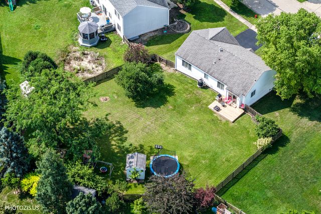 235 Aberdeen Drive, Algonquin, IL 60102