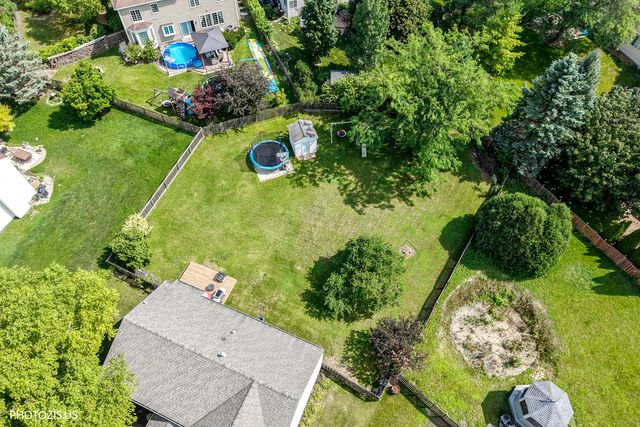 235 Aberdeen Drive, Algonquin, IL 60102