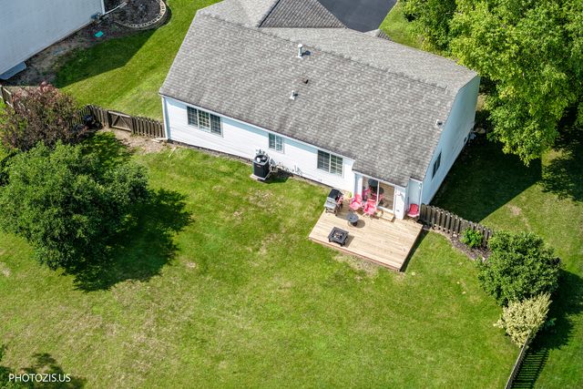 235 Aberdeen Drive, Algonquin, IL 60102